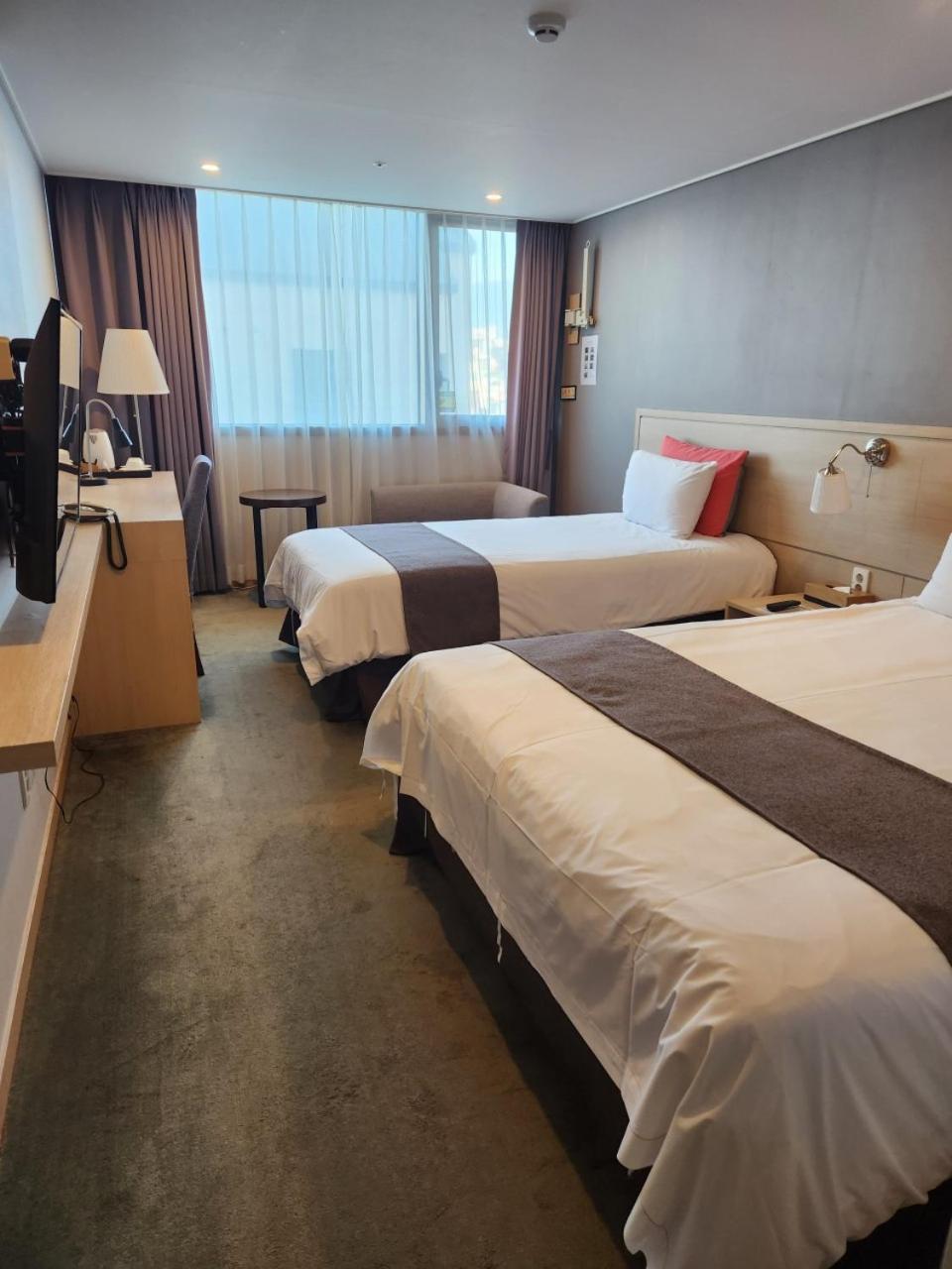 Hotel Shalom Чеджудо Экстерьер фото