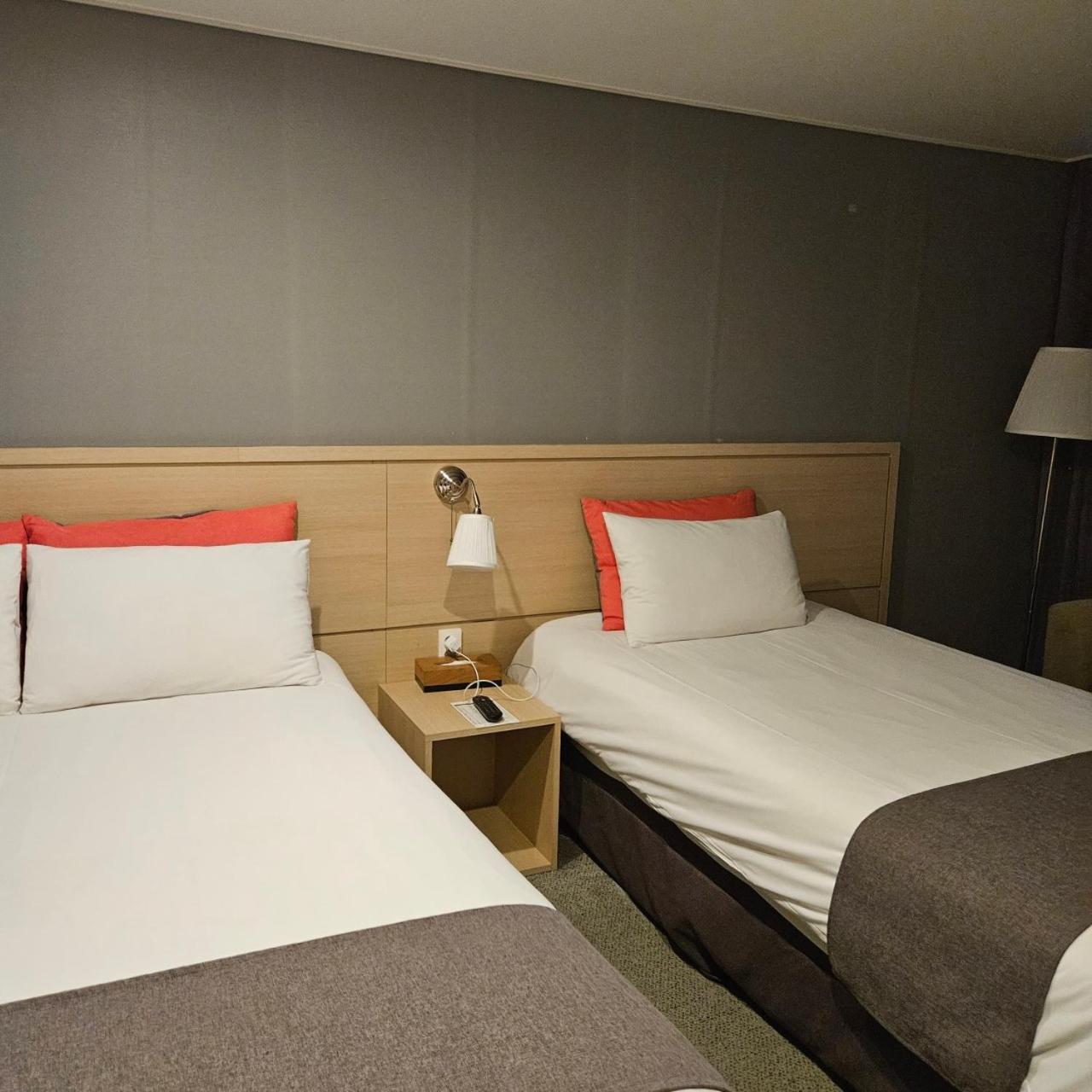 Hotel Shalom Чеджудо Экстерьер фото